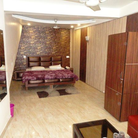 Oyo 12976 Hotel New Fiza Jammu Exterior foto