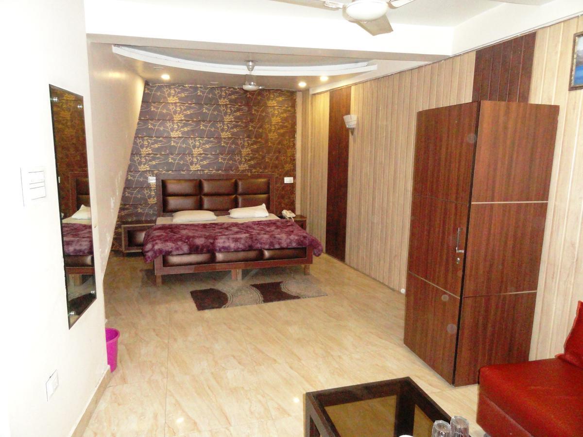 Oyo 12976 Hotel New Fiza Jammu Exterior foto
