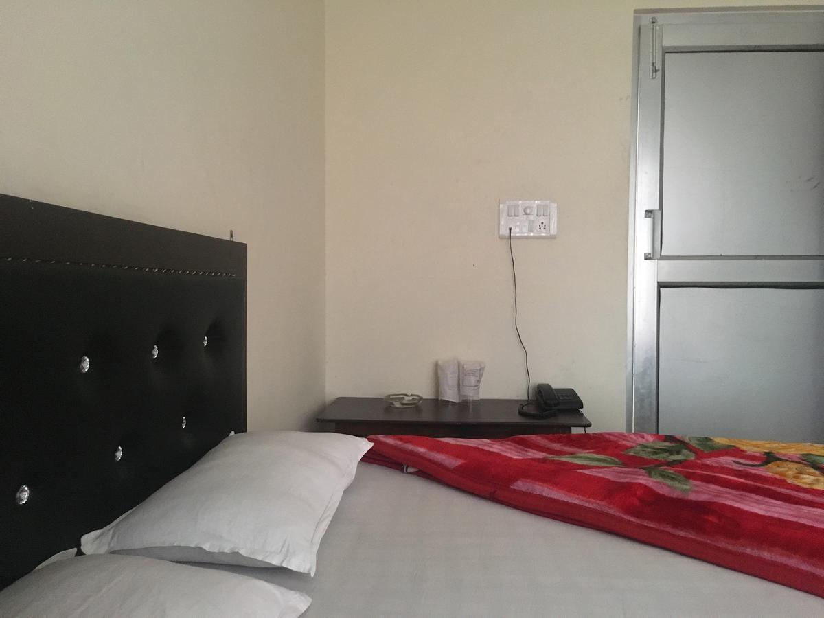 Oyo 12976 Hotel New Fiza Jammu Exterior foto